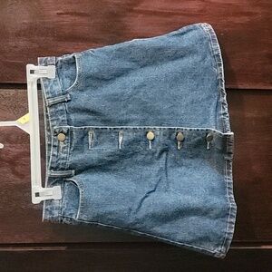 Denim button front mini skirt *NO SIZE LISTED